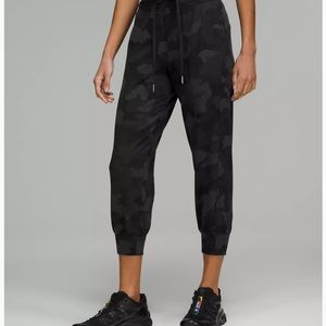 Lululemon Ready to Rulu cropped jogger